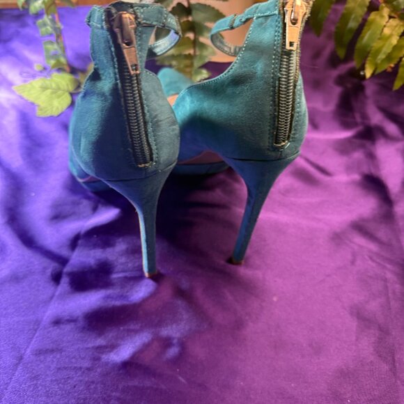 📌JustFab Turquoise Pointed Toe Suede 5.5 " High Heel Pumps with Ankle Straps - Picture 4 of 13